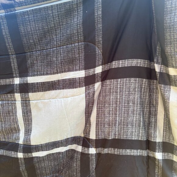 Plaid Quilted Blanket Twin 83x65 Black Gray Modern Log Cabin Throw Bedspread - Picture 2 of 3